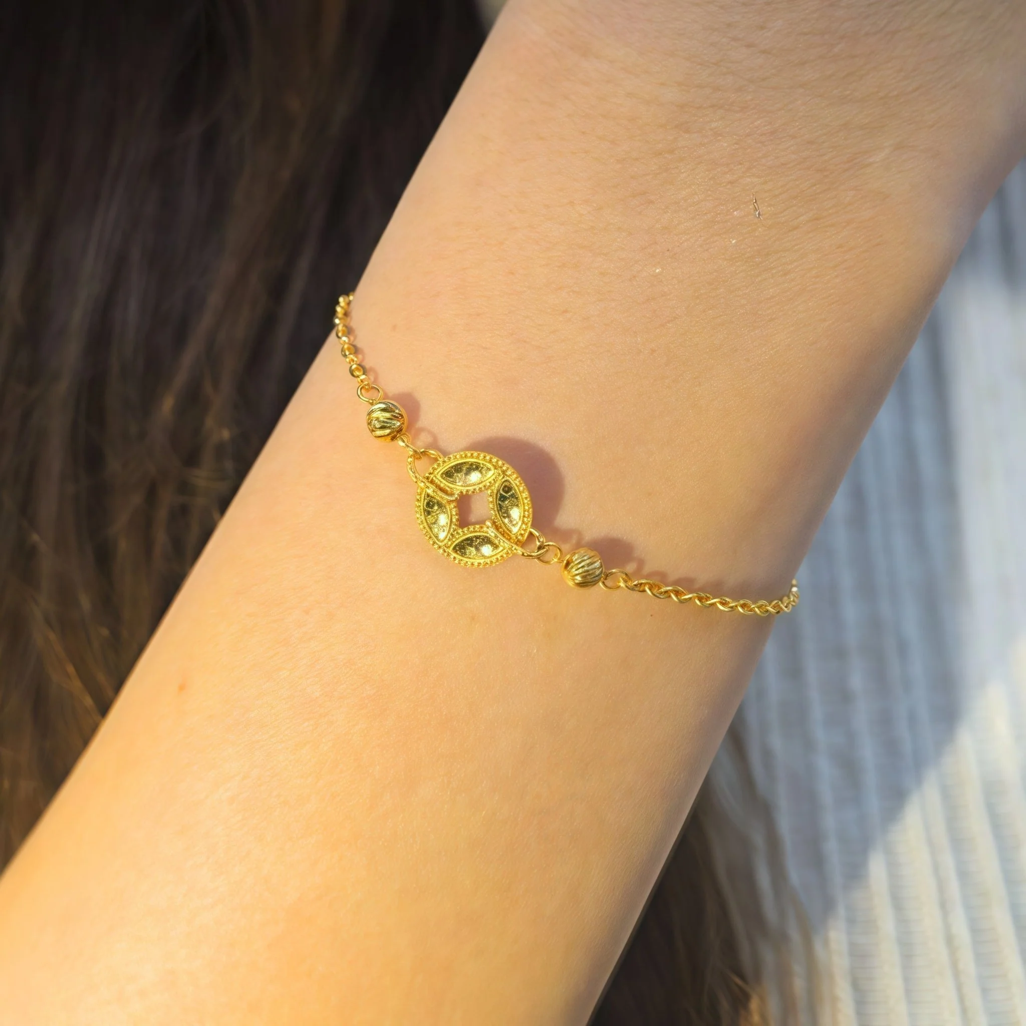 916 Gold Fortune Coin Bracelet - Image 2