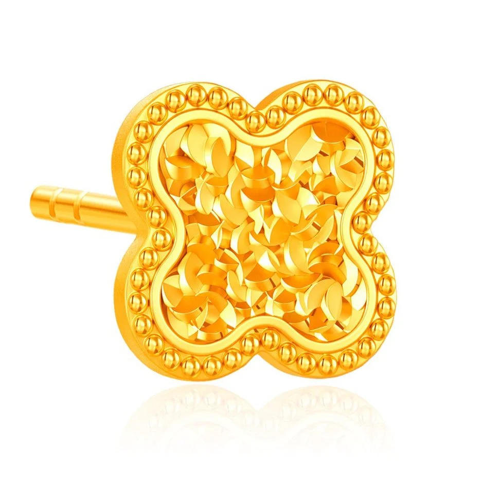 916 Gold Frosted Clover Earrings - Image 2