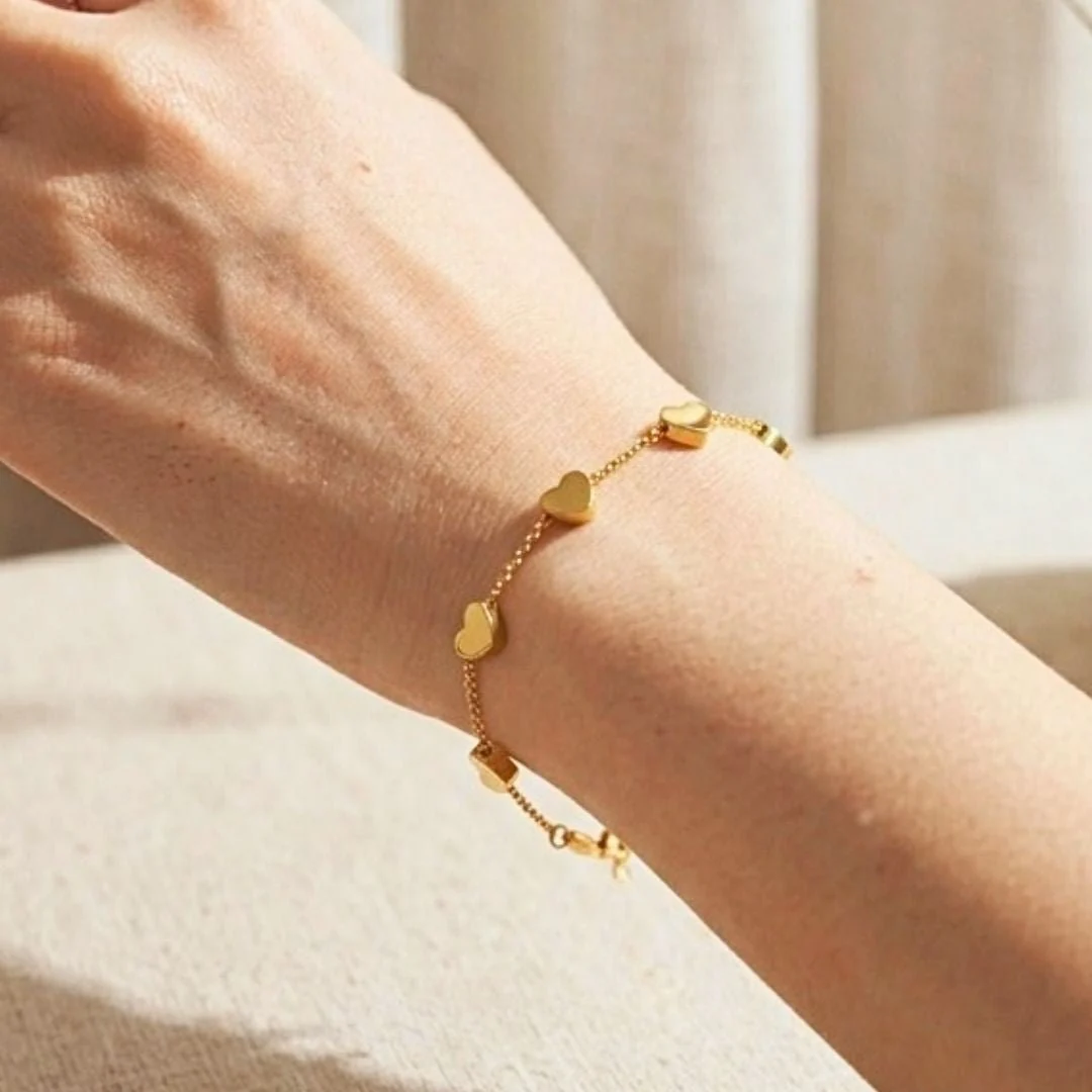 916 Gold Heart Bound Bracelet - Image 2