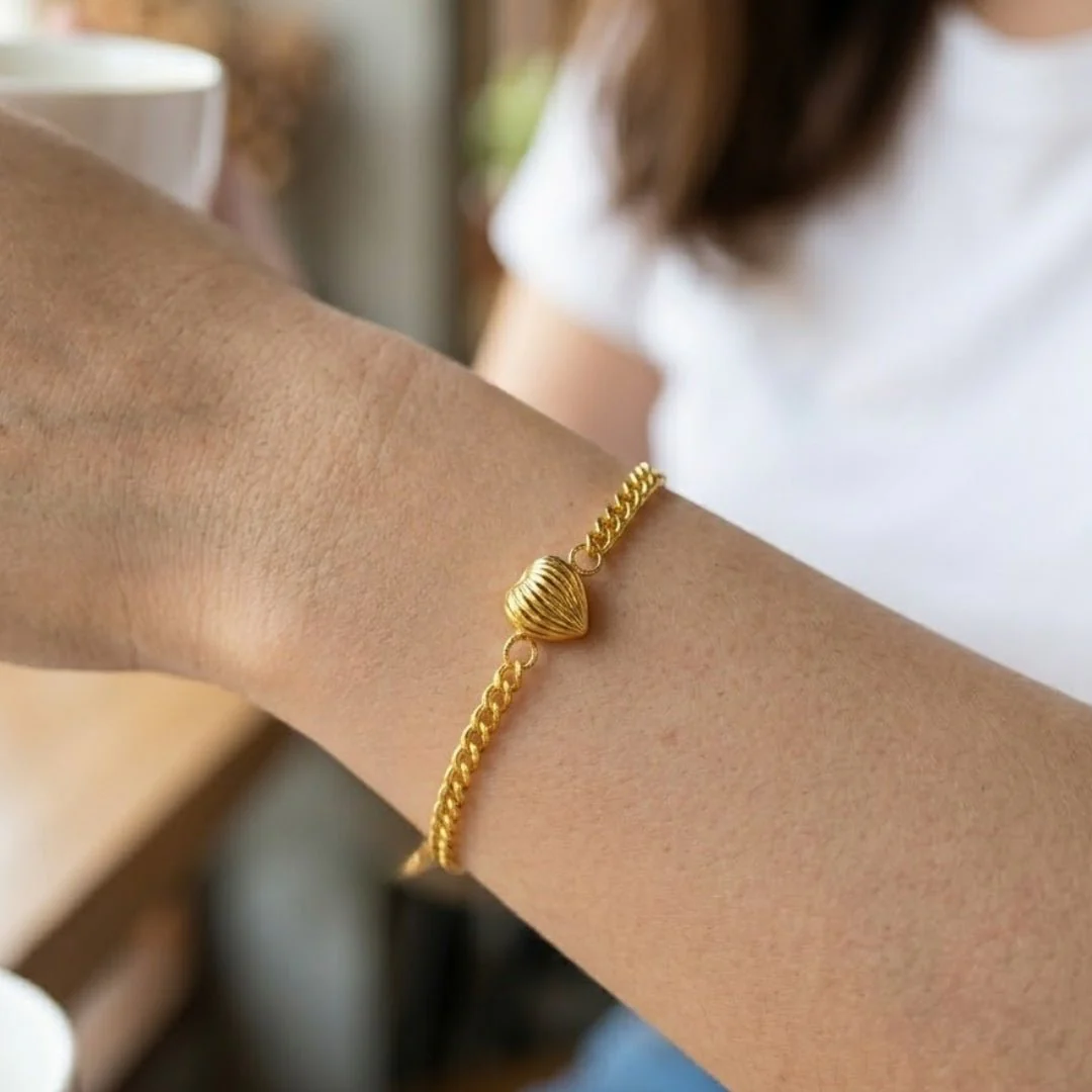 916 Gold Heartlink Bracelet - Image 2