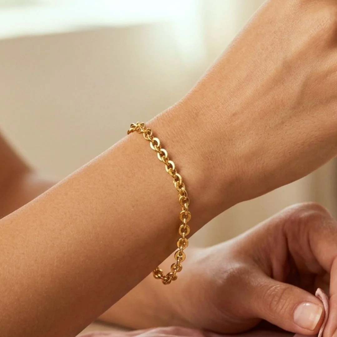 916 Gold Rolo Cable Chain Bracelet - Image 2